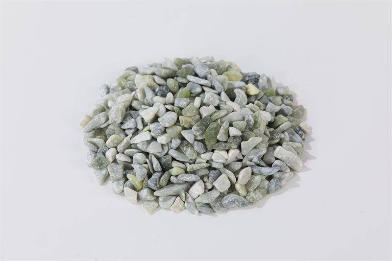 Green mixed jade chips in 6–15mm showing natural shape variation