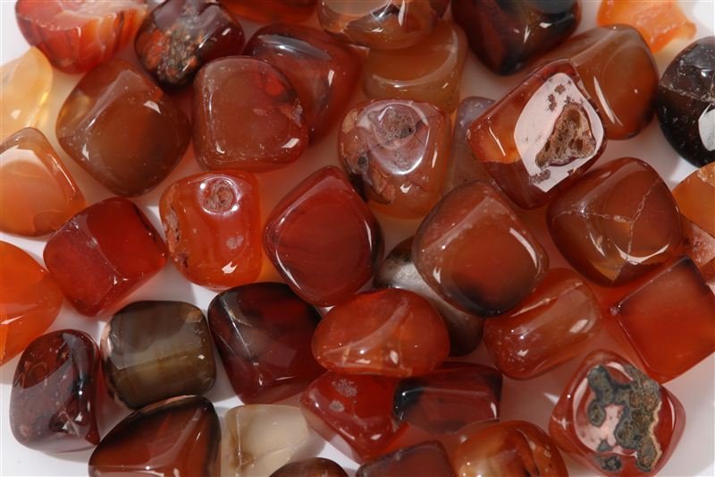 Purple & red agate in 10–15mm shown from another angle