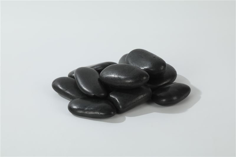 Black polished pebbles in 50–80mm showing natural shape variation