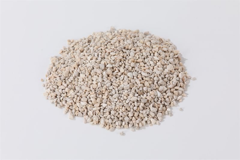 Beige crushed aggregate in 2–5mm shown from another angle