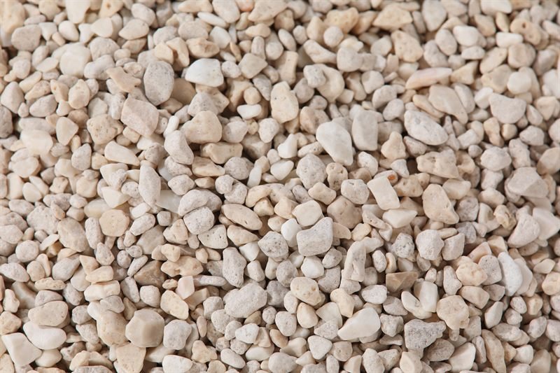 Further detail of beige crushed aggregate in 2–5mm