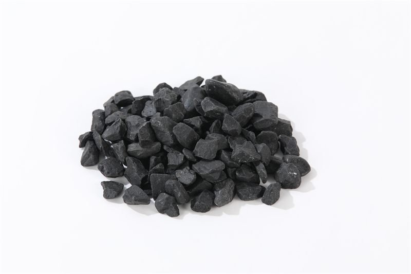 Coal black crushed aggregate in 12–20mm shown from another angle