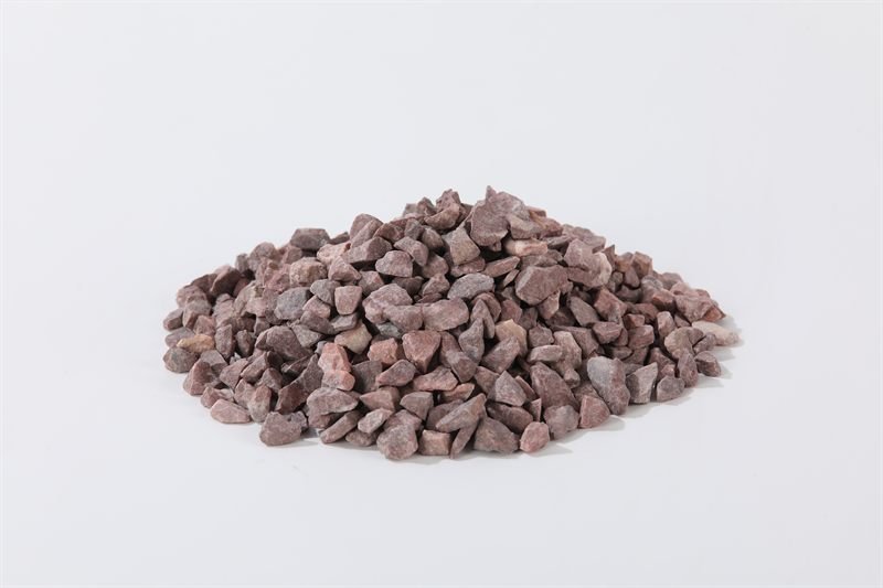 Further detail of cinnabar red crushed aggregate in 10–20mm