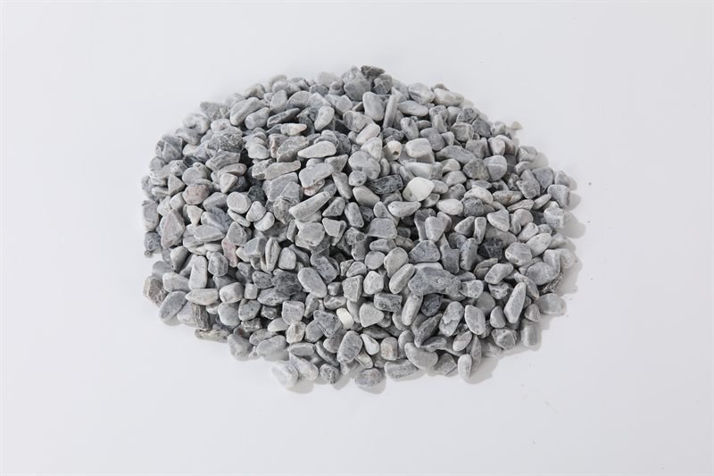 Further detail of dark grey rounded gravel in 10–20mm