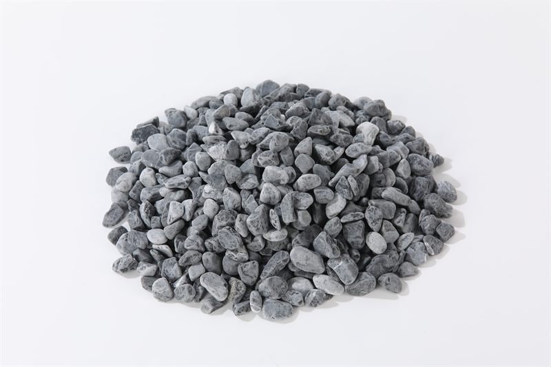 Dark grey rounded gravel in 10–20mm showing colour range