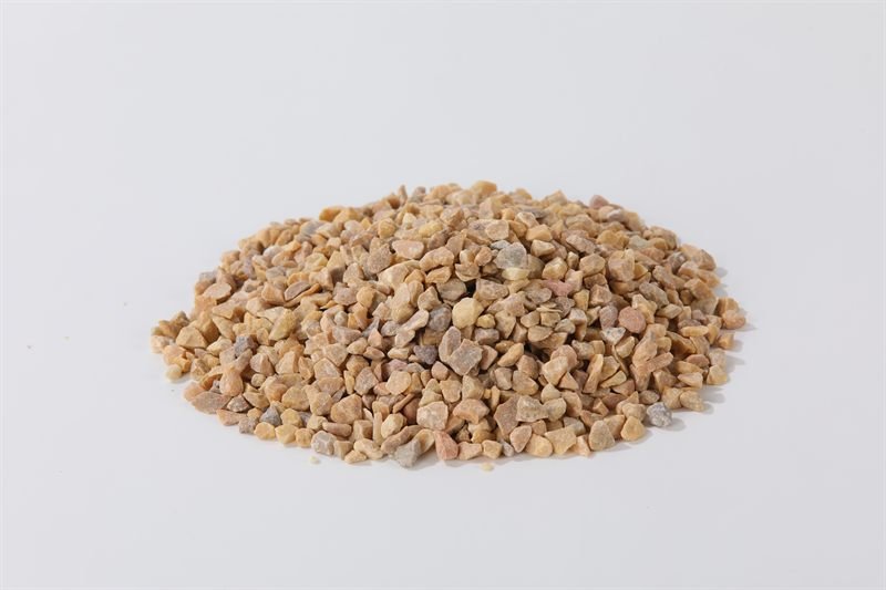 Further detail of gold yellow crushed aggregate in 5–15mm