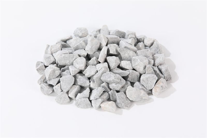 Further detail of light grey crushed aggregate in 15–25mm