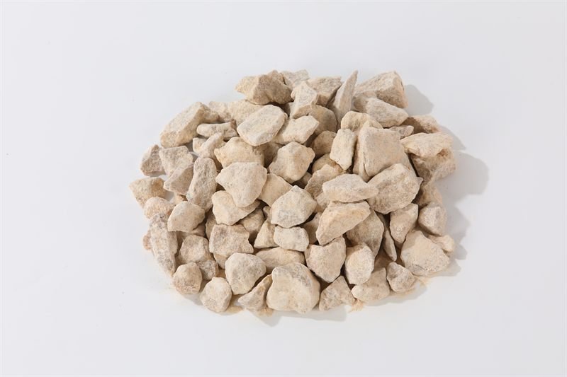 Light yellow crushed aggregate in 20–40mm shown from another angle