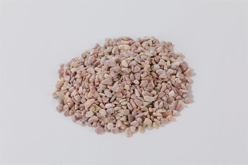 Close-up of light pink rounded gravel in 5–10mm