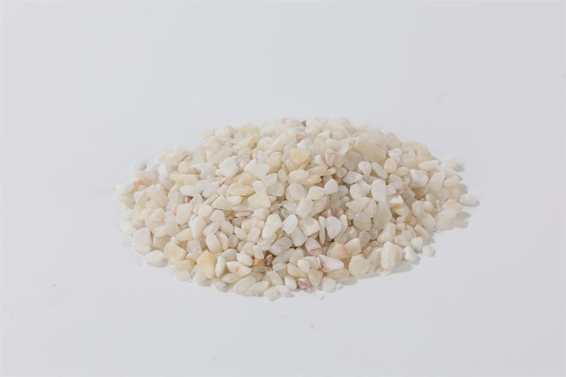 Further detail of rice white rounded gravel in 5–10mm