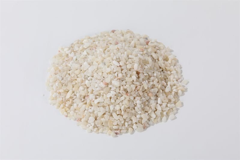 Rice white rounded gravel in 5–10mm showing surface texture