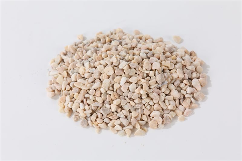 Light yellow rounded gravel in 5–10mm shown from another angle